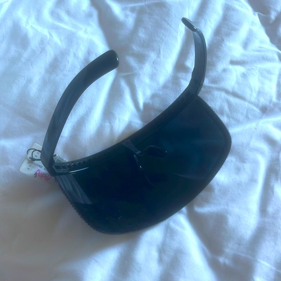 🕶BLING SUNGLASS VISOR 🕶 - Picture 2 of 3